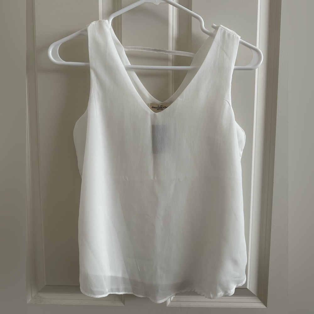 NEW Abercrombie & Fitch 100% Silk Loose Fit V-Neck Sleeveless Top White Size S